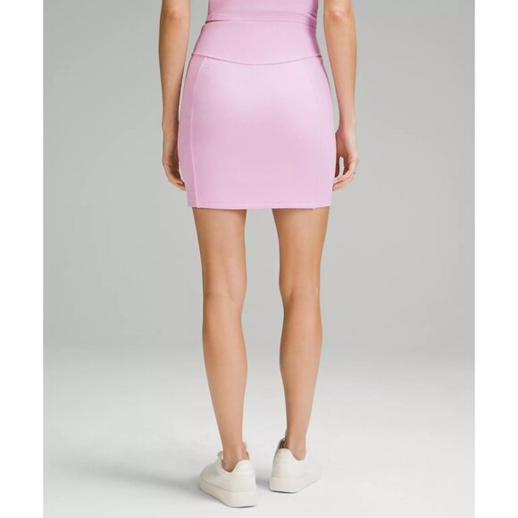 LULULEMON Scuba High Rise Vitapink Mini Skirt Sz M NEW with tags never worn - Picture 3 of 5
